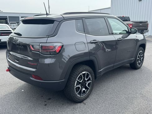 Used 2024 Jeep Compass Trailhawk w/ Trailhawk Elite Group AWD/4WD image 5