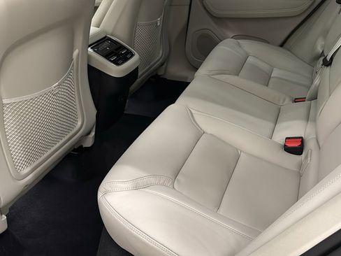 New 2026 Volvo XC60 B5 Ultra w/ Protection Package Premier image 27