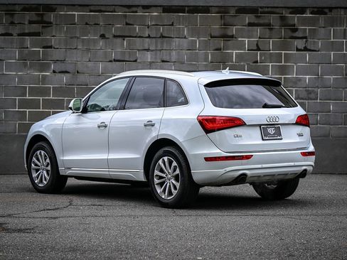Used 2016 Audi Q5 2.0T Premium Plus w/ Technology Package AWD/4WD image 4