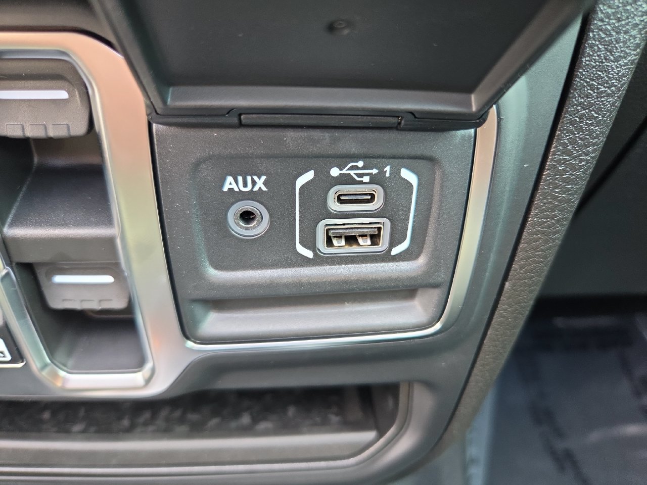 New 2027 Jeep Wrangler Unlimited Sahara AWD/4WD image 11