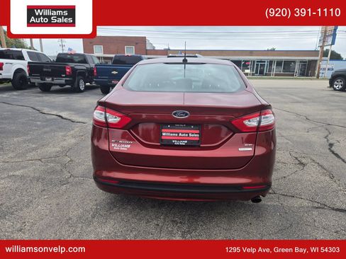 Used 2014 Ford Fusion SE w/ Equipment Group 202A FWD image 4