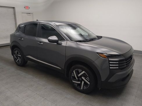 Used 2025 Nissan Kicks SV FWD image 11