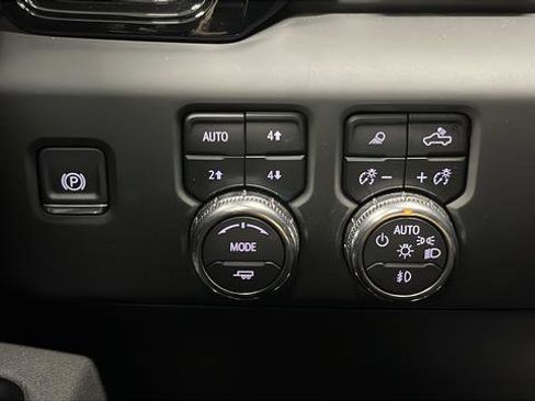Used 2026 GMC Sierra 1500 AT4 w/ AT4 Premium Package AWD/4WD image 36