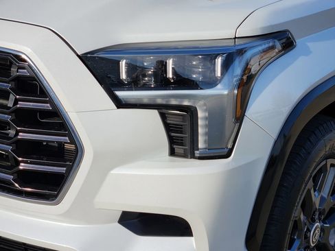 Used 2024 Toyota Sequoia Platinum image 14