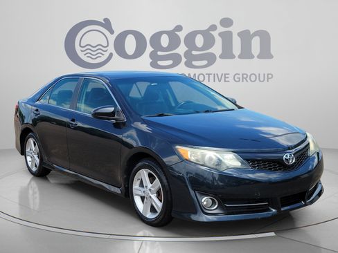 Used 2014 Toyota Camry SE FWD image 7