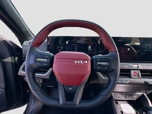 New 2025 Kia K4 GT-Line image 11