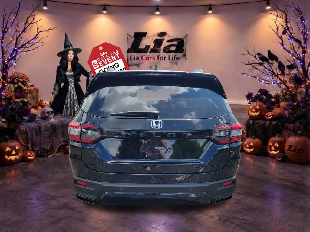 New 2026 Honda Pilot Black Edition image 4