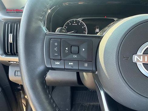 Certified 2025 Nissan Pathfinder SL FWD image 21