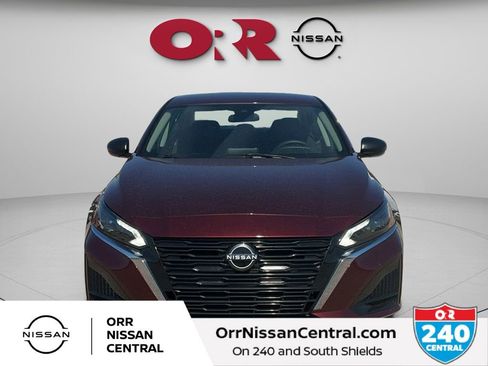Used 2025 Nissan Altima 2.5 SV image 2