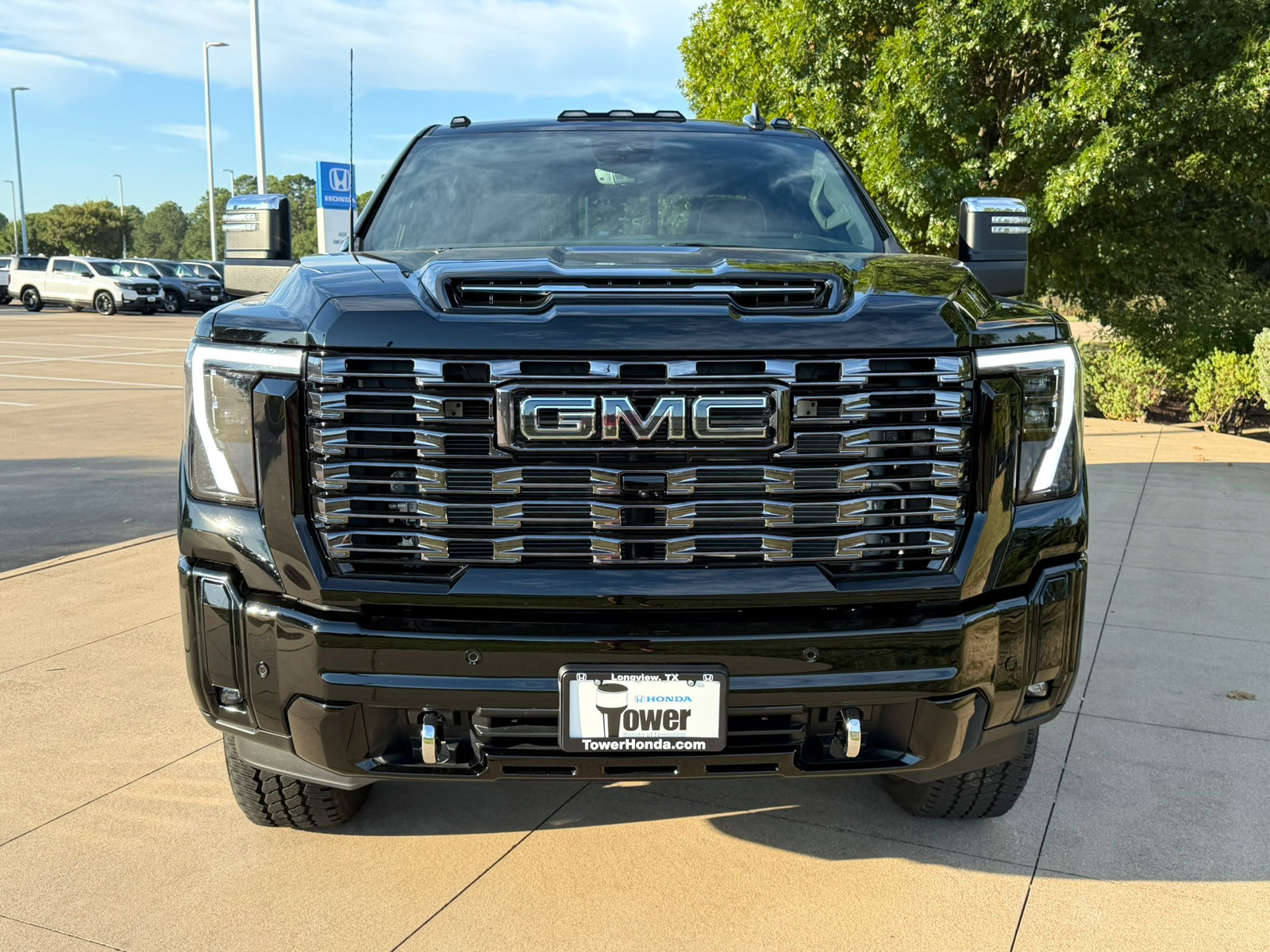 Used 2026 GMC Sierra 2500 Denali Ultimate AWD/4WD image 2