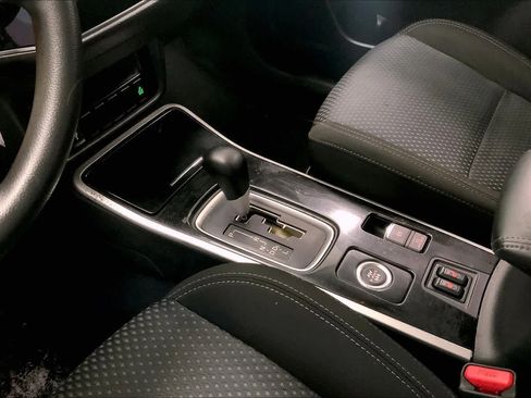 Used 2020 Mitsubishi Outlander ES AWD/4WD image 14