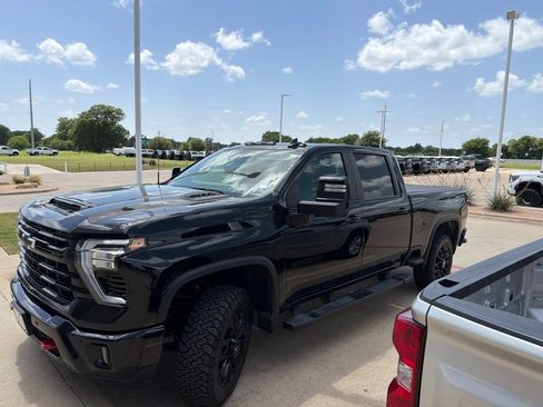 Used 2025 Chevrolet Silverado 2500 LT w/ Trail Boss Package AWD/4WD image 5