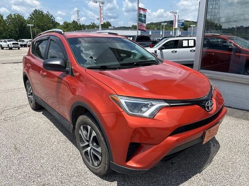 Used 2016 Toyota RAV4 LE AWD/4WD image 3