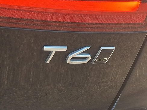 Used 2018 Volvo V90 T6 Cross Country w/ Protection Package Premier image 31