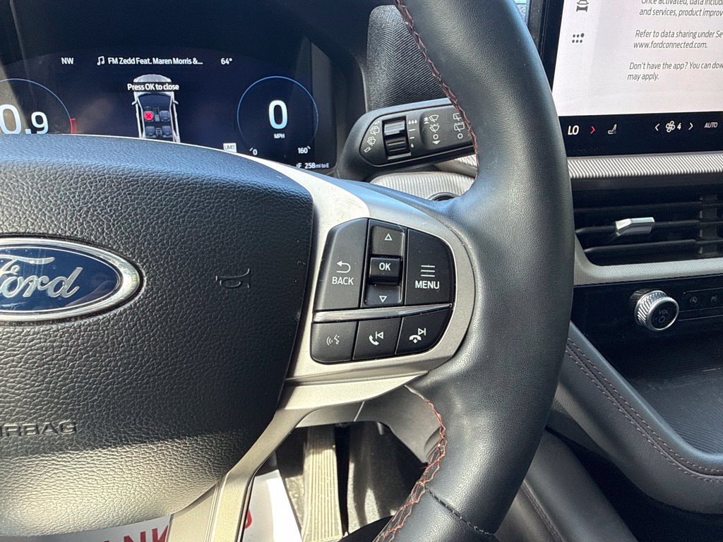 Used 2025 Ford Explorer Active AWD/4WD image 16