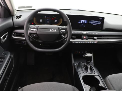 Used 2025 Kia K4 FWD image 12