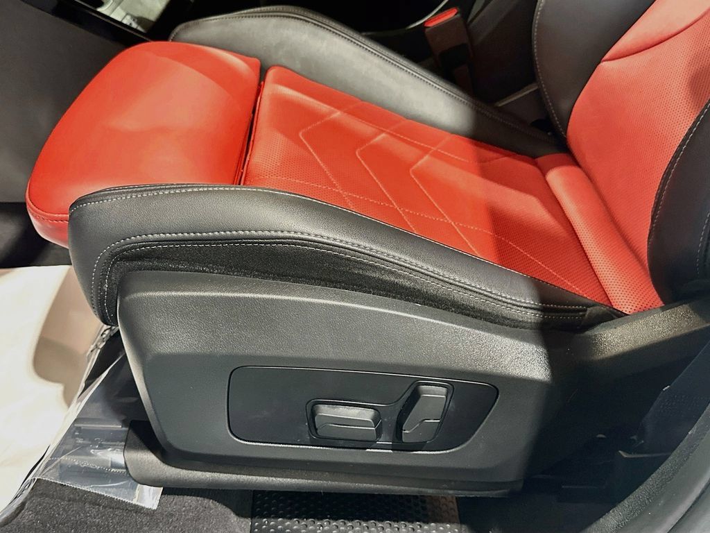 Used 2023 BMW X1 xDrive28i w/ M Sport Package AWD/4WD image 19