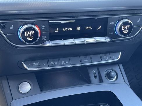 Certified 2025 Audi Q5 2.0T Premium w/ Convenience Plus Package image 10
