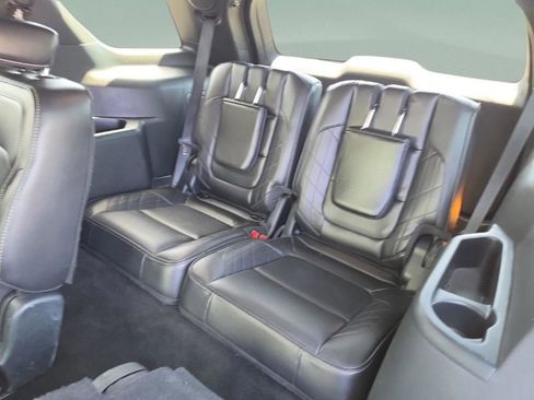 Used 2018 Ford Explorer Platinum AWD/4WD image 25