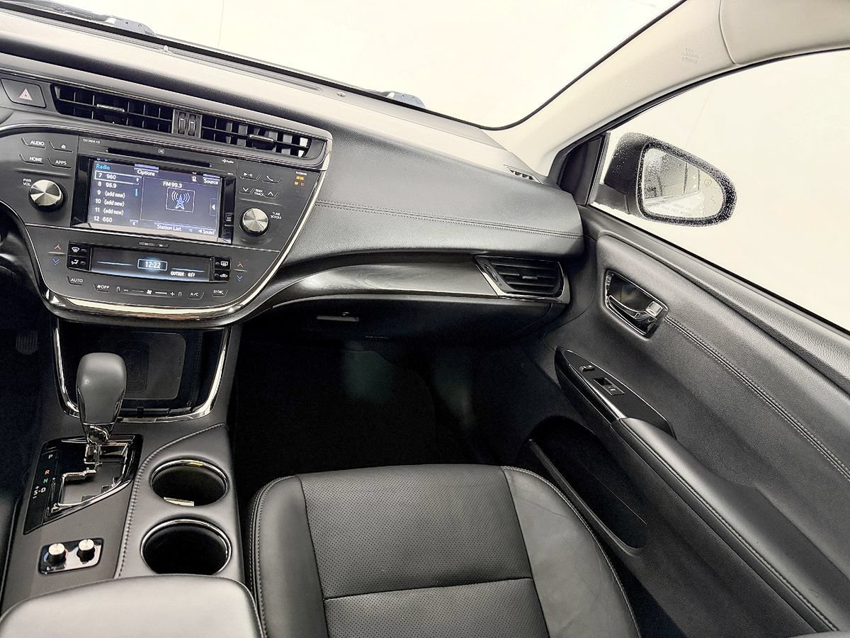 Used 2016 Toyota Avalon Limited FWD image 54