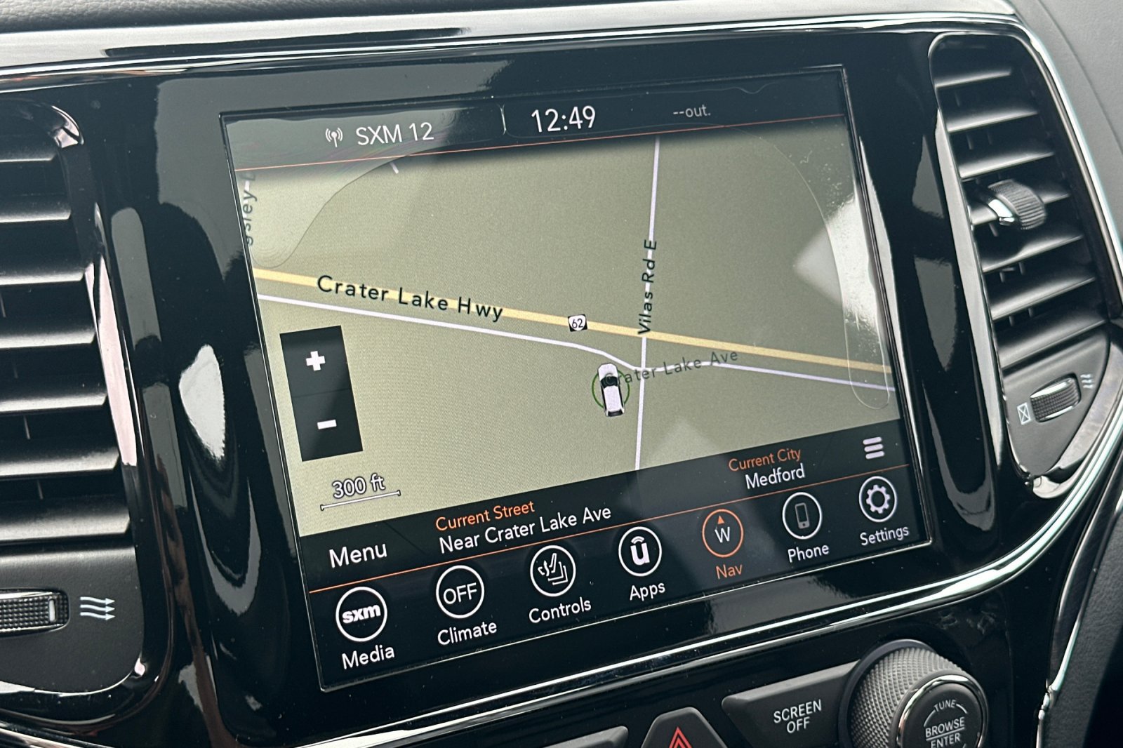 Used 2020 Jeep Grand Cherokee Overland AWD/4WD image 19