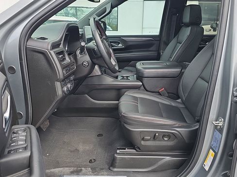 Used 2024 Chevrolet Suburban RST w/ Luxury Package AWD/4WD image 6