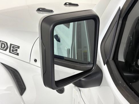 Used 2025 Jeep Gladiator Sport AWD/4WD image 13