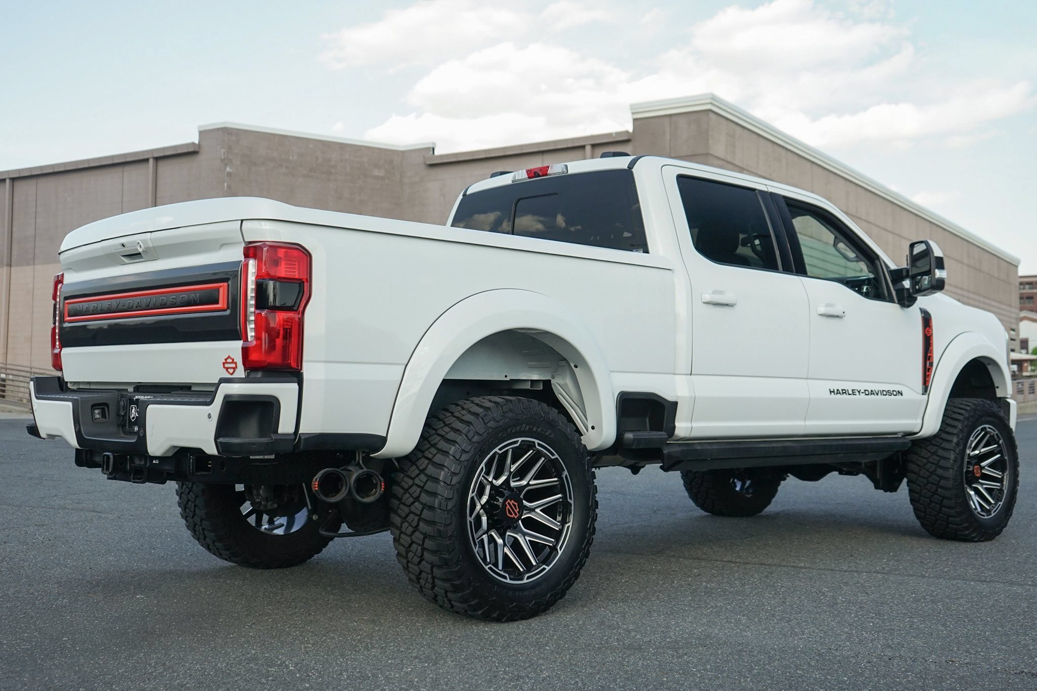 Used 2023 Ford F250 Lariat AWD/4WD image 4