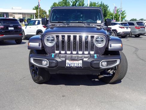 Used 2022 Jeep Wrangler Unlimited Sahara AWD/4WD image 2