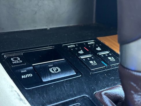 Used 2018 Lexus RX 450h AWD image 25