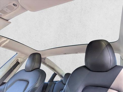 Used 2020 Tesla Model 3 Standard Range Plus RWD image 14