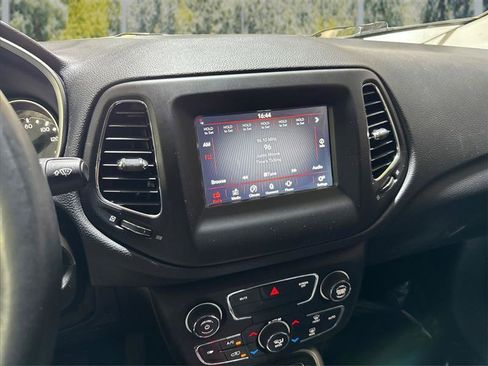 Used 2019 Jeep Compass Latitude w/ Cold Weather Group image 16