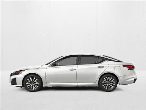 New 2026 Nissan Altima 2.5 SV image 3