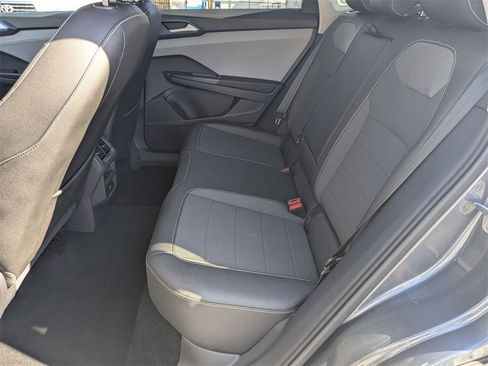 Used 2024 Volkswagen Taos SE image 21