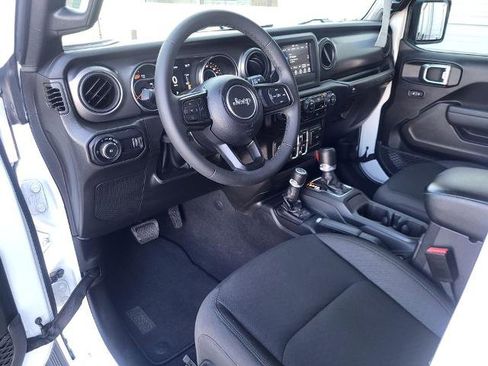 Used 2023 Jeep Wrangler Unlimited Sport image 13