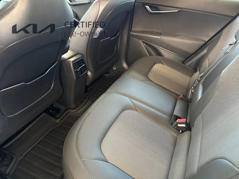Certified 2024 Kia Niro Wind FWD image 13