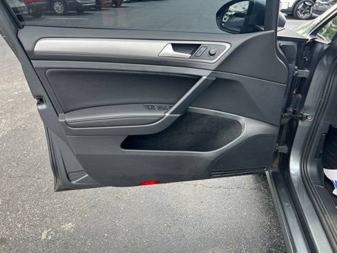 Used 2017 Volkswagen Golf SE FWD image 26