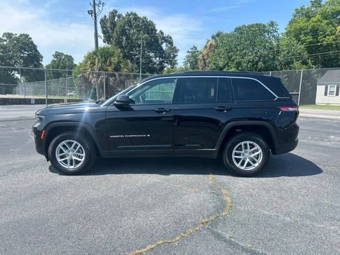 Used 2025 Jeep Grand Cherokee Laredo X w/ Luxury Tech Group I RWD image 2