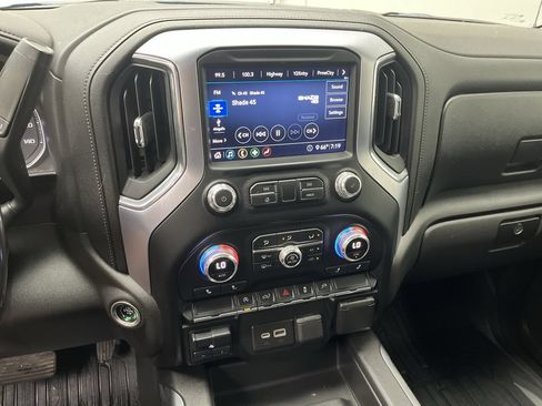Used 2020 GMC Sierra 1500 Elevation w/ Elevation Value Package AWD/4WD image 17