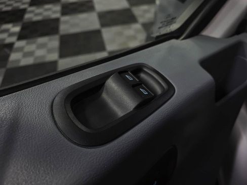 Used 2015 Ford Transit 250 130 Medium Roof image 29