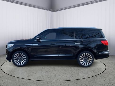 Used 2019 Lincoln Navigator Reserve image 4