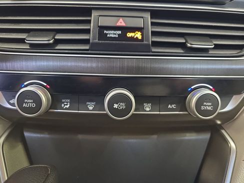 Used 2019 Honda Accord LX image 22