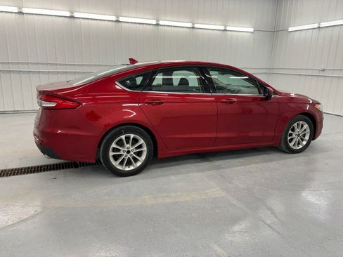 Used 2020 Ford Fusion SE FWD image 6