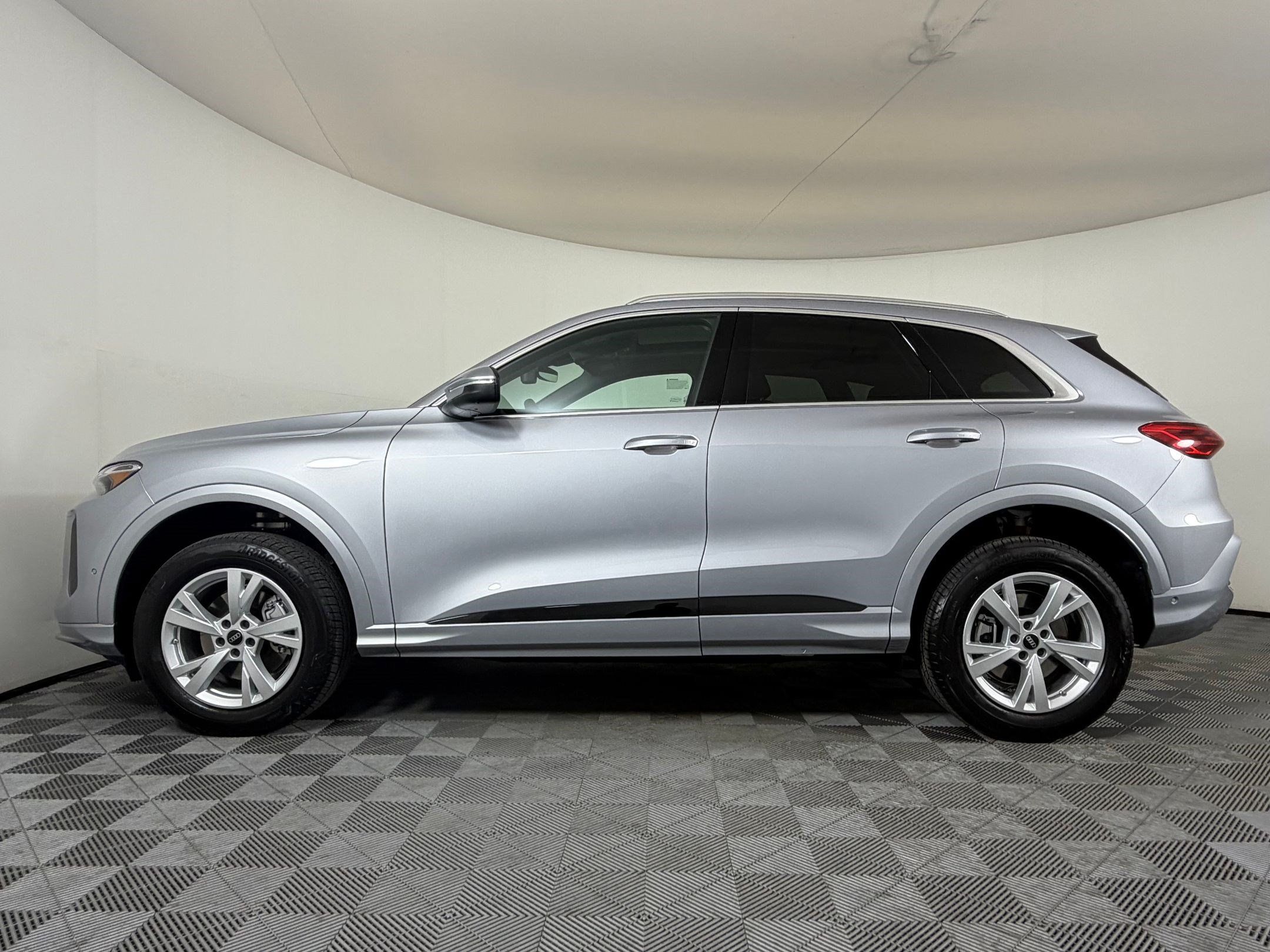 New 2026 Audi Q5 Premium AWD/4WD image 2