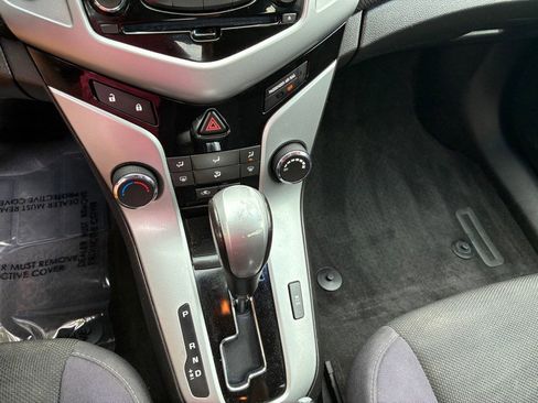 Used 2014 Chevrolet Cruze LT image 11