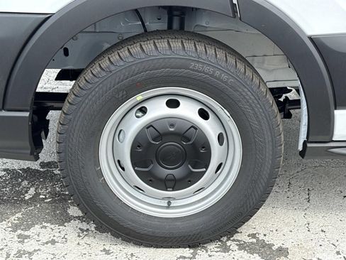 New 2026 Ford Transit 250 148 Medium Roof w/ Load Area Protection Package RWD image 9