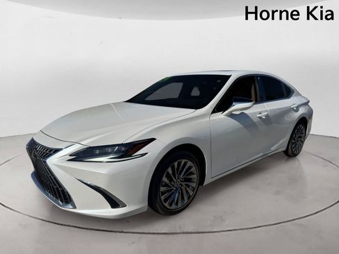 Used 2024 Lexus ES 300h w/ Luxury Package FWD image 7