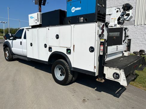 Used 2016 Ford F550 4x4 SuperCab Super Duty image 7