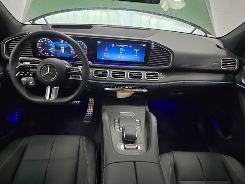 New 2026 Mercedes-Benz GLS 580 4MATIC image 17