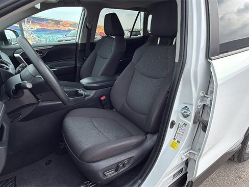 Used 2024 Toyota RAV4 XLE w/ Convenience Package image 13